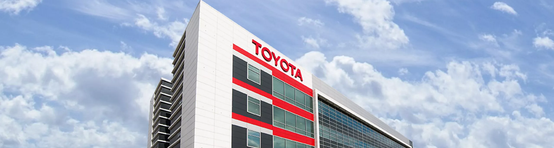 Изображение на странице TOYOTA ПОДВЕЛА ИТОГИ ПРОДАЖ В РОССИИ ЗА 2021 ГОД Тойота Центр Саратов